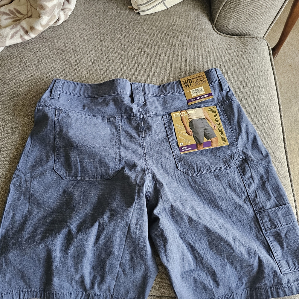 Weatherproof Men's Cargo Shorts in Blue